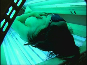 日焼けサロン！店長による盗撮映像流出4時間76人　サンプル画像13